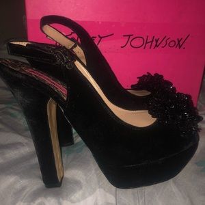 Betsey Johnson Black Velvet Impulse Heel